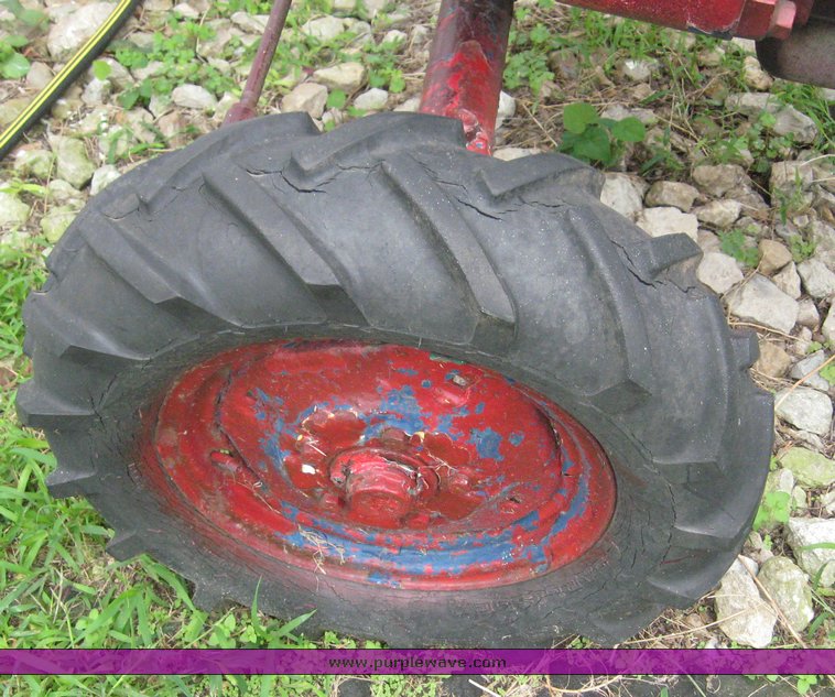 image for item 8630 Farmall Cub tractor