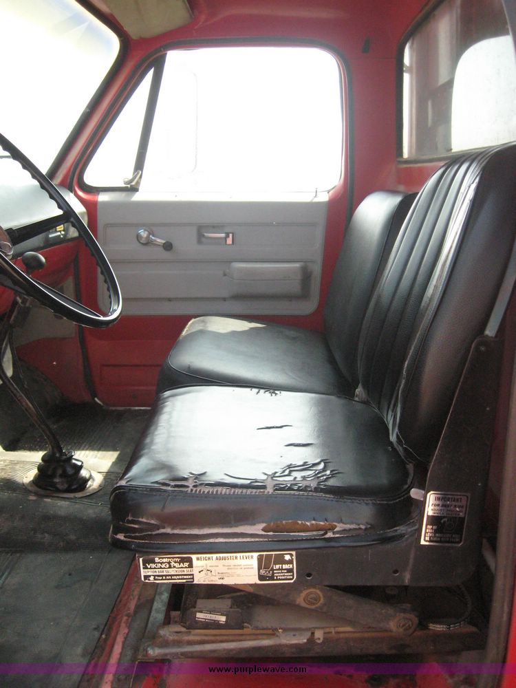 image for item 8636 1973 Chevrolet C65 tandem axle truck with Knapheide 20' grain bed and hoist