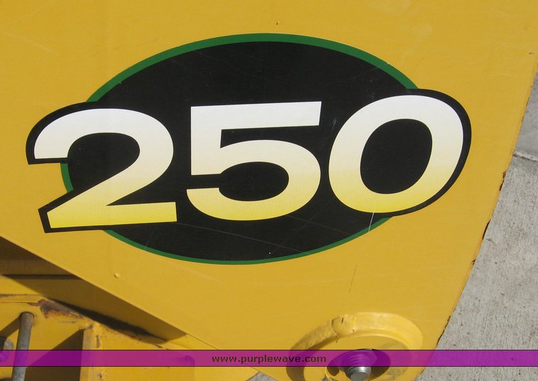 image for item 8653 2003 John Deere 250 skid steer