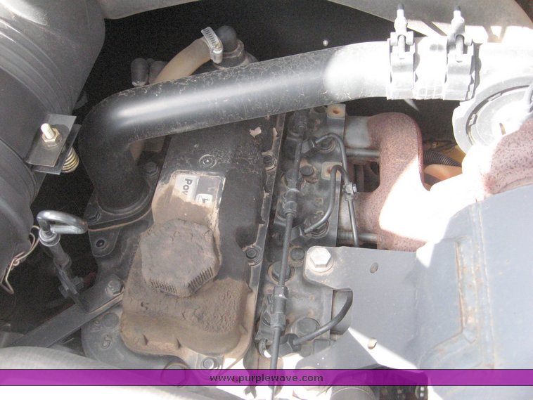 image for item 8653 2003 John Deere 250 skid steer