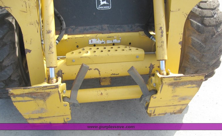 image for item 8653 2003 John Deere 250 skid steer