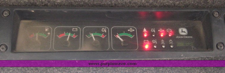 image for item 8653 2003 John Deere 250 skid steer