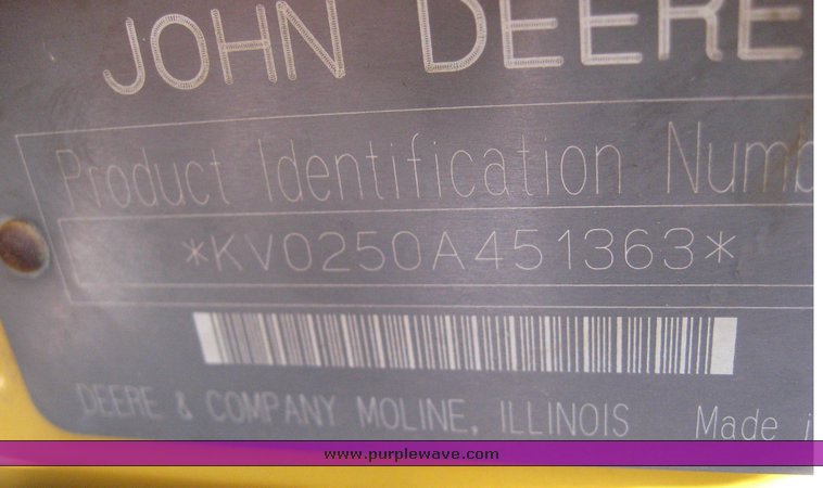 image for item 8653 2003 John Deere 250 skid steer