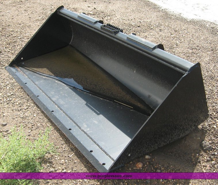 image for item 8653 2003 John Deere 250 skid steer