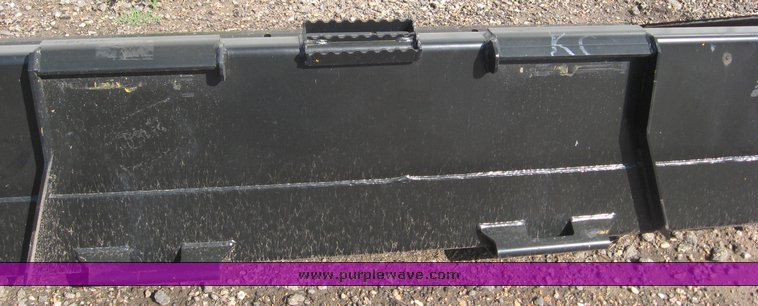 image for item 8653 2003 John Deere 250 skid steer