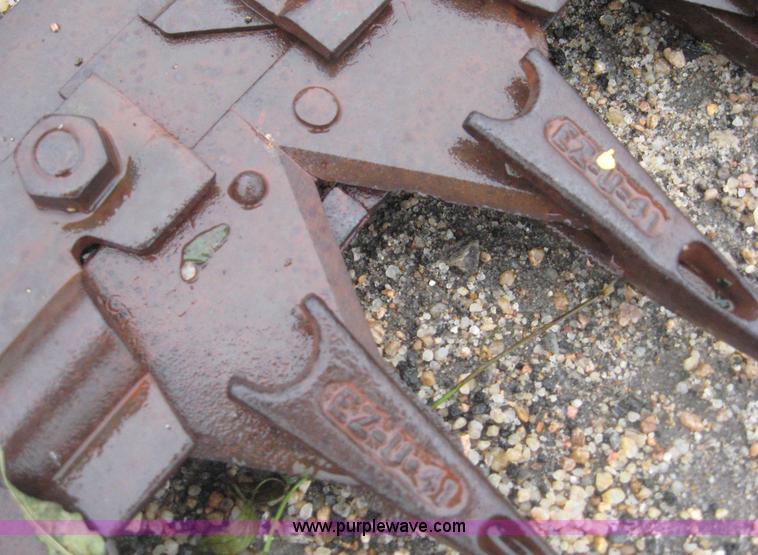 image for item 8656 John Deere Model 9 7' sickle bar mower