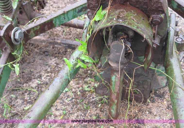 image for item 8656 John Deere Model 9 7' sickle bar mower