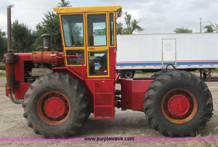 image for item 8680 Versatile 145 tractor