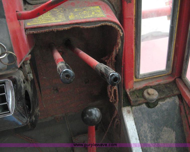 image for item 8680 Versatile 145 tractor