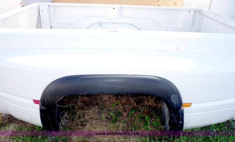image for item 3093 2002 Dodge dually truck bed