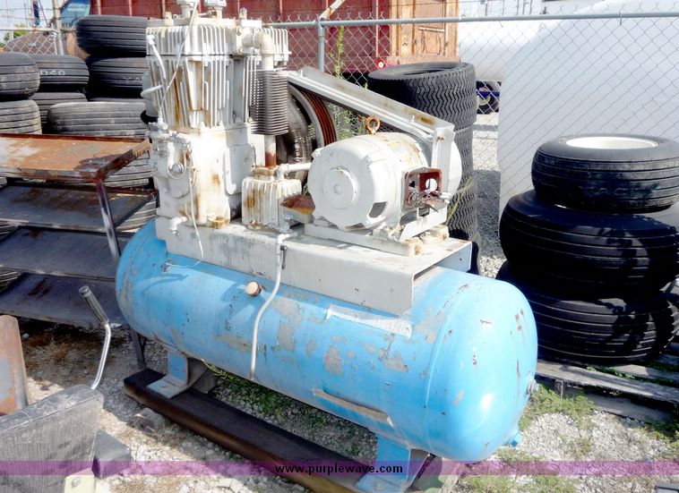 image for item 3095 Air compressor