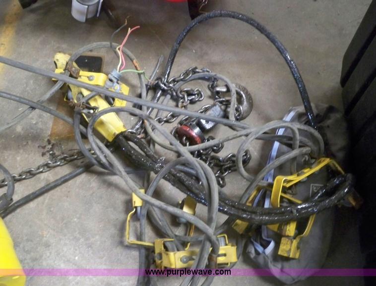 image for item 3441 Bridge crane with electric hoist