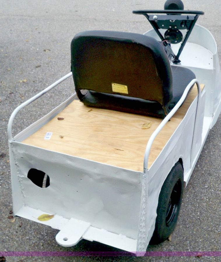 image for item 5159 Taylor-Dunn three wheel electric scooter