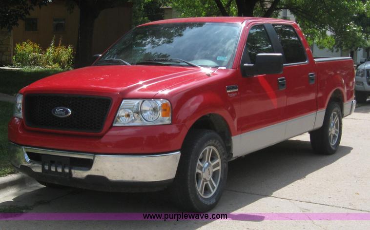 image for item 5391 2006 Ford F150 pickup truck