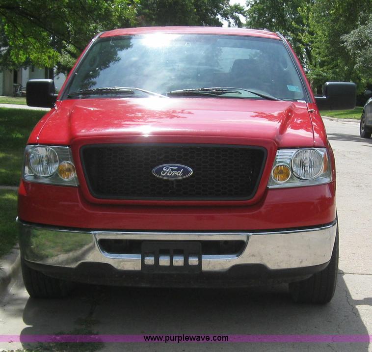 image for item 5391 2006 Ford F150 pickup truck