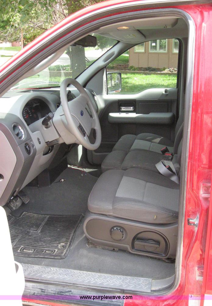 image for item 5391 2006 Ford F150 pickup truck