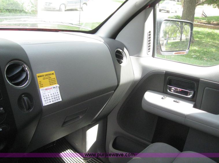 image for item 5391 2006 Ford F150 pickup truck