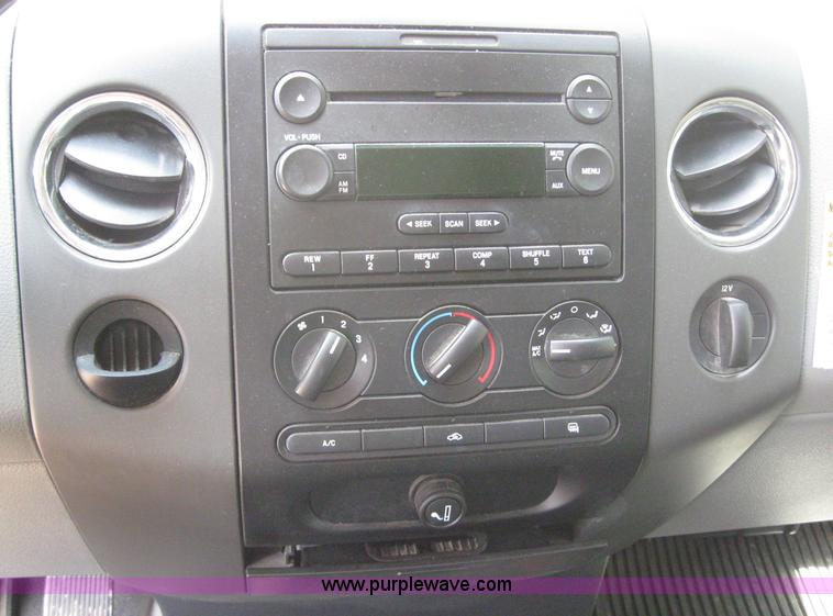 image for item 5391 2006 Ford F150 pickup truck