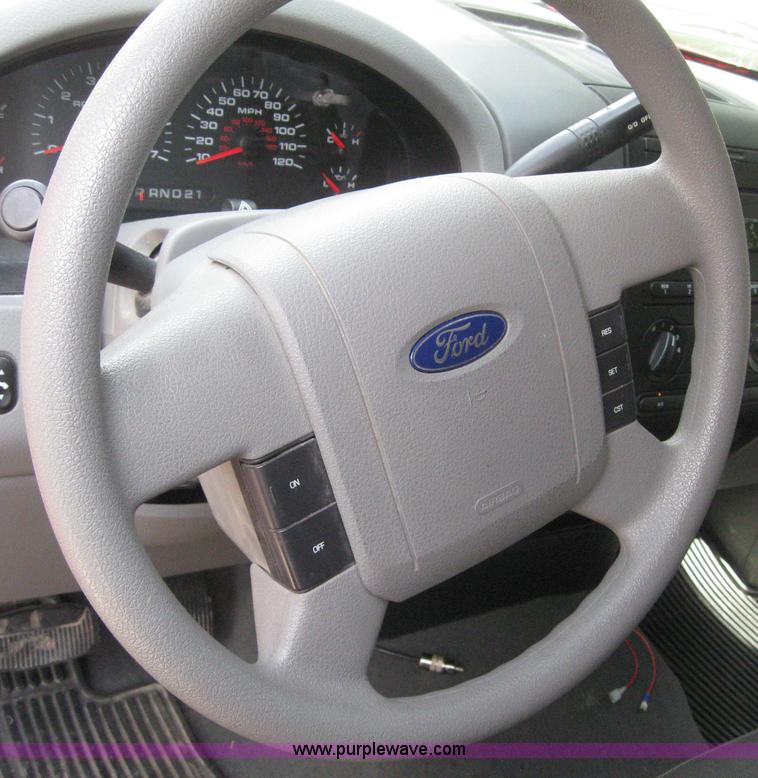 image for item 5391 2006 Ford F150 pickup truck