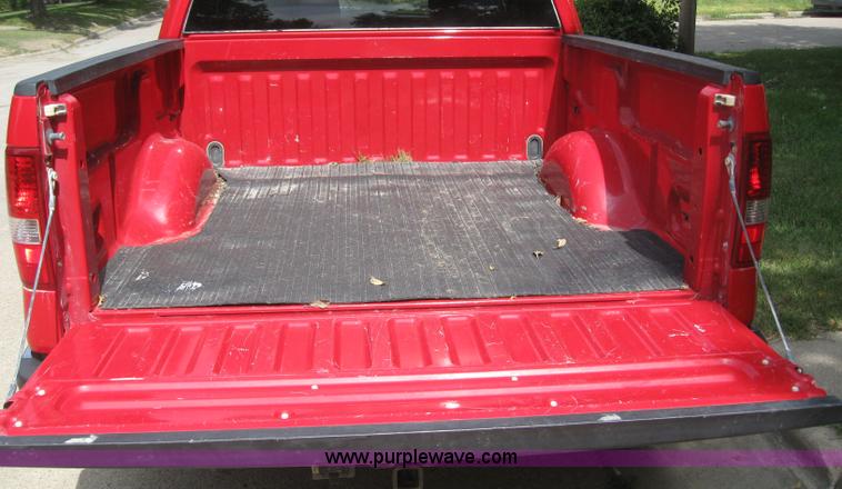 image for item 5391 2006 Ford F150 pickup truck