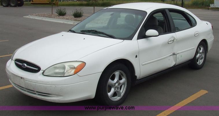 image for item 6006 2002 Ford Taurus SE