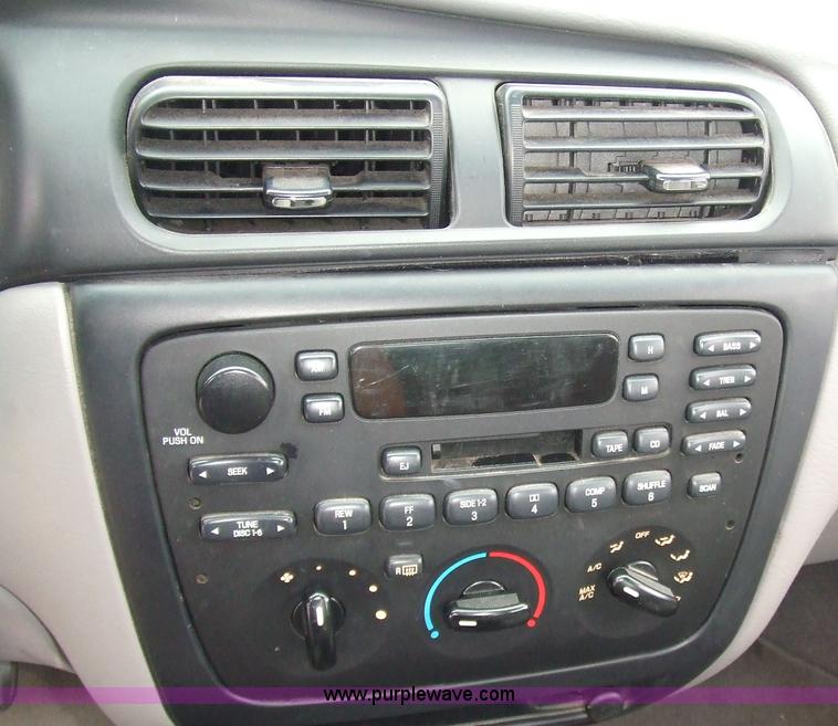 image for item 6006 2002 Ford Taurus SE