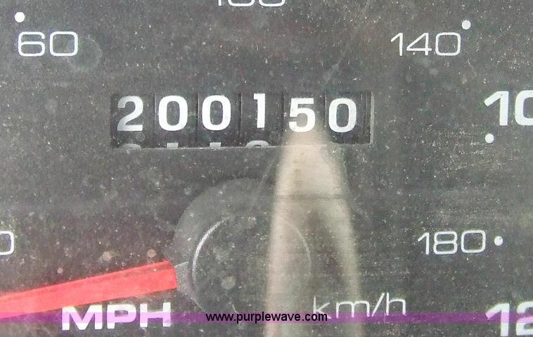 image for item 6006 2002 Ford Taurus SE