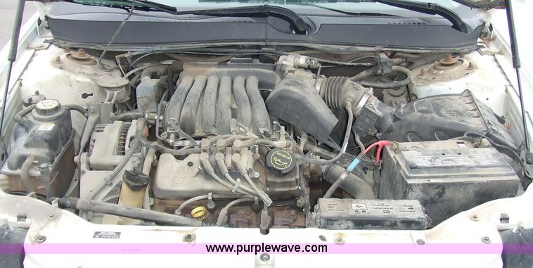 image for item 6006 2002 Ford Taurus SE