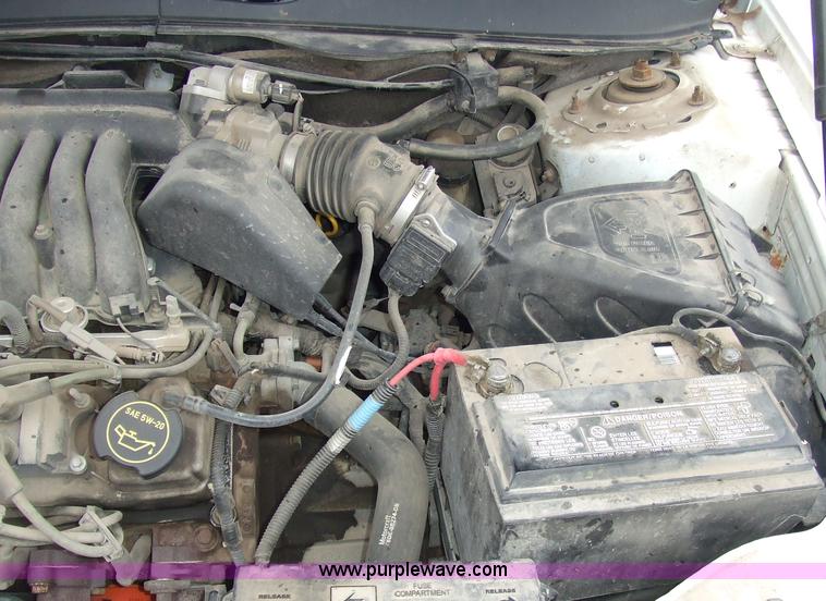 image for item 6006 2002 Ford Taurus SE