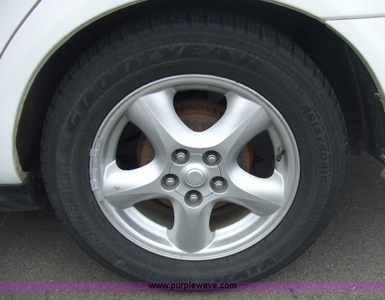 image for item 6006 2002 Ford Taurus SE