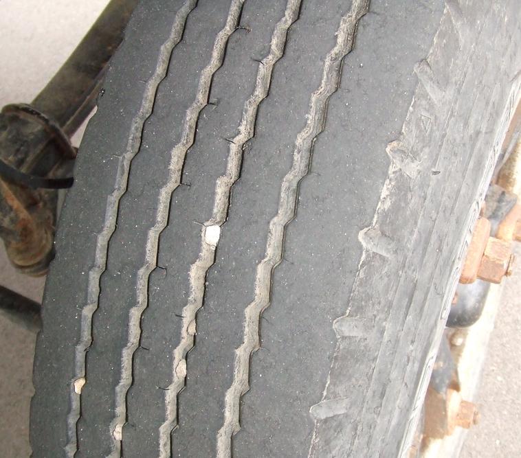 image for item 6009 1991 GMC Topkick C7H042 flat bed truck