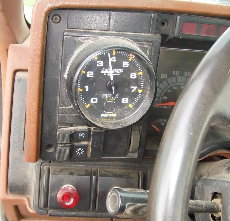 image for item 6009 1991 GMC Topkick C7H042 flat bed truck