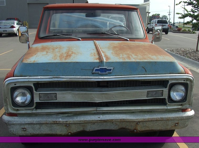 image for item 6010 1969 Chevrolet C/20 pickup truck