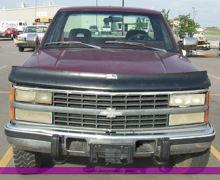 image for item 6011 1993 Chevrolet K2500 pickup truck