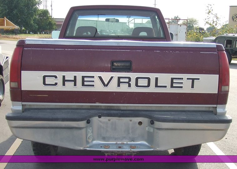 image for item 6011 1993 Chevrolet K2500 pickup truck