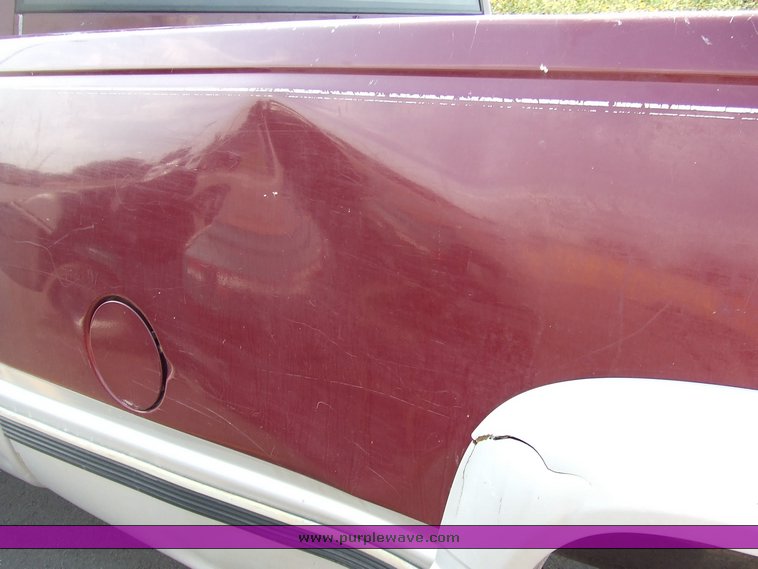 image for item 6011 1993 Chevrolet K2500 pickup truck