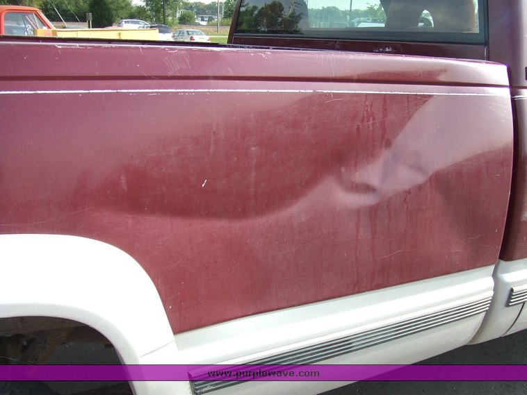 image for item 6011 1993 Chevrolet K2500 pickup truck