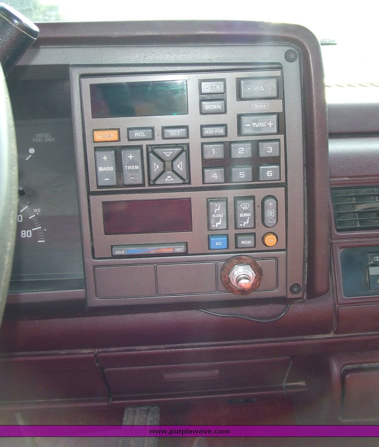 image for item 6011 1993 Chevrolet K2500 pickup truck