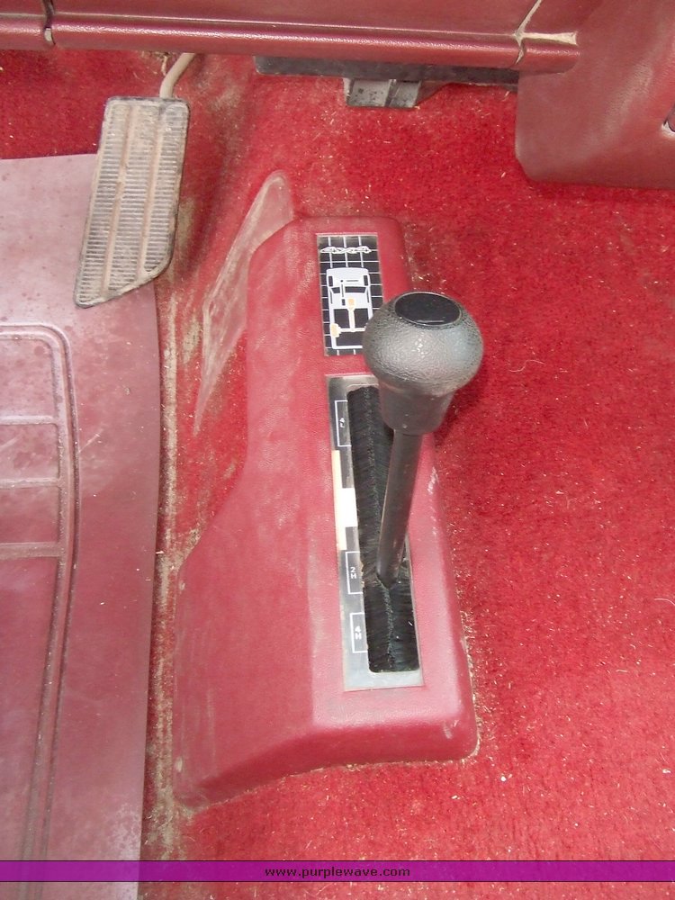 image for item 6011 1993 Chevrolet K2500 pickup truck