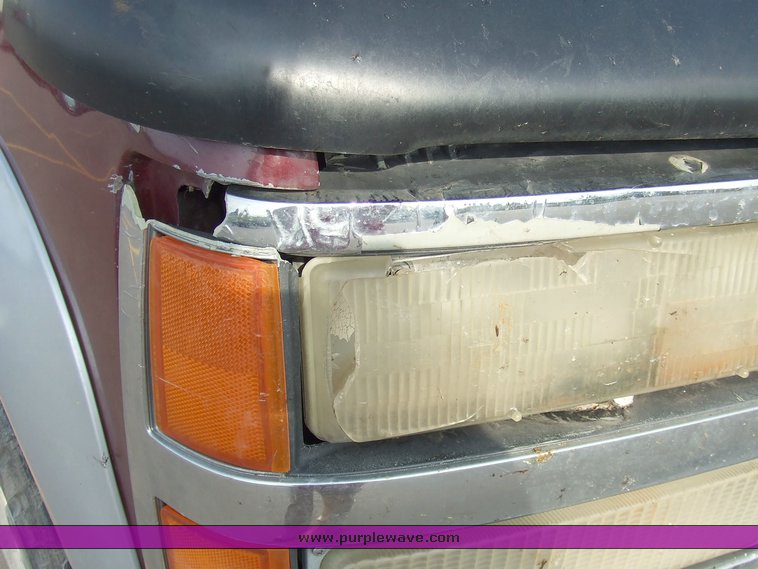 image for item 6011 1993 Chevrolet K2500 pickup truck