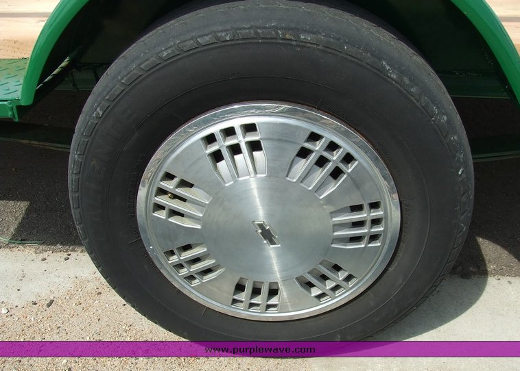 image for item 6229 Single axle heavy duty uutility trailer