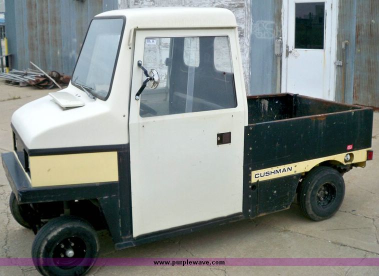 image for item 6956 1997 Cushman 898445 gas powered scooter