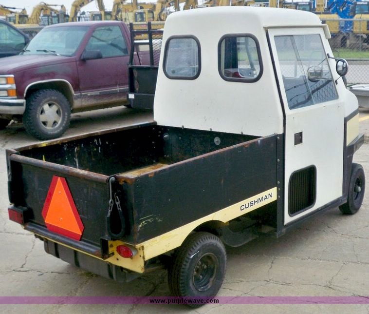 image for item 6956 1997 Cushman 898445 gas powered scooter