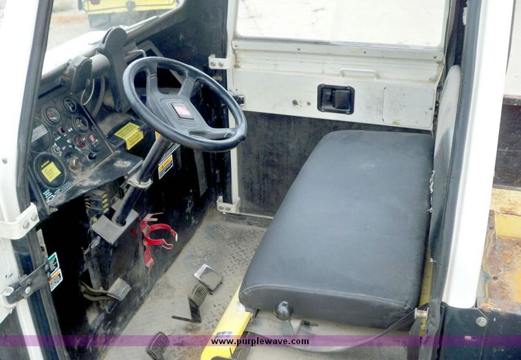 image for item 6956 1997 Cushman 898445 gas powered scooter