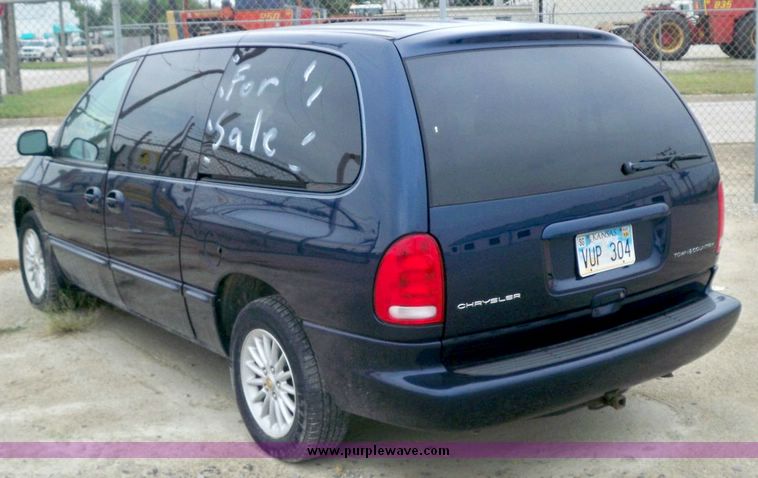 image for item 6959 2000 Chrysler Town and Country LX