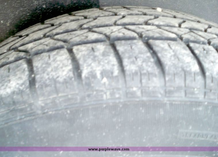 image for item 6959 2000 Chrysler Town and Country LX