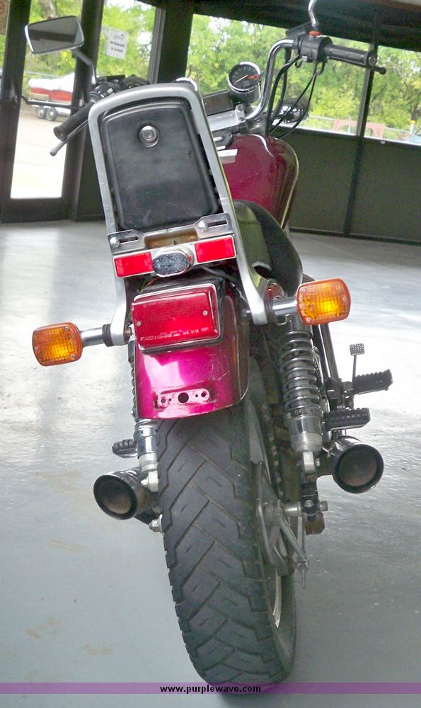 image for item 7067 1983 Honda Shadow VT750C motorcycle