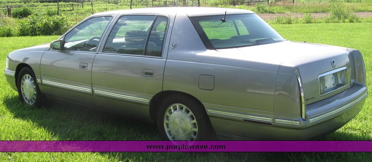 image for item 7600 1997 Cadillac Deville