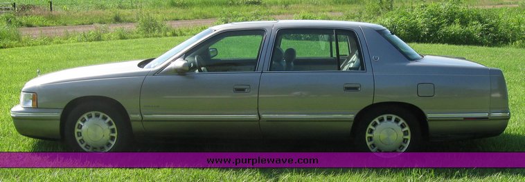 image for item 7600 1997 Cadillac Deville