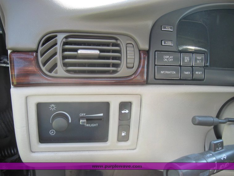 image for item 7600 1997 Cadillac Deville